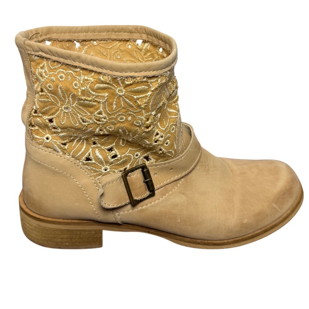 Italian Leather Boho Embroidered Ankle Boots Size 6.5 Buckle Vera Gomma